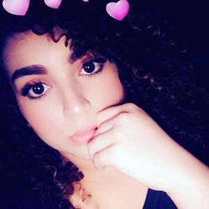 Meet your Posher, Valeria